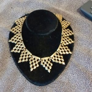 70's Goldtone starburst necklace . End to end 16 1/2"